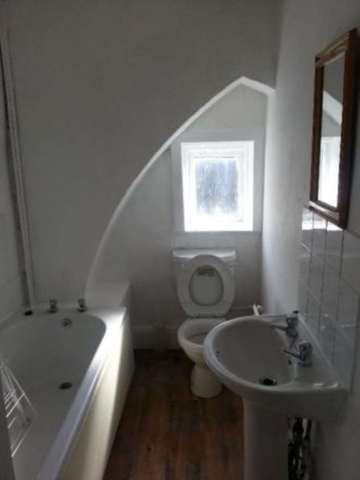  Image of 1 bedroom Flat to rent in Ash Tree Road Crumpsall Manchester M8 at Ash Tree Road  Manchester, M8 5TA