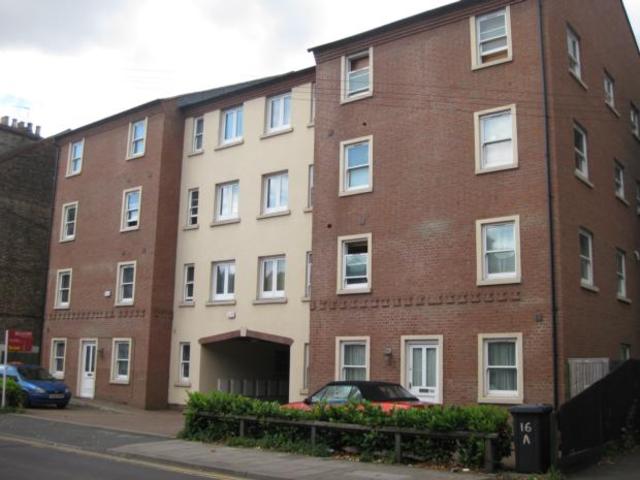  Image of 2 bedroom Flat to rent in Ashburnham Road Bedford MK40 at Bedford Bedfordshire Bedfordshire, MK40 1DS