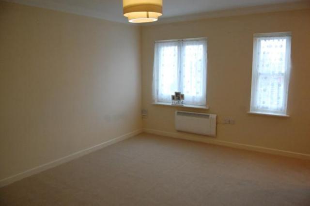  Image of 2 bedroom Flat to rent in Ashburnham Road Bedford MK40 at Bedford Bedfordshire Bedfordshire, MK40 1DS
