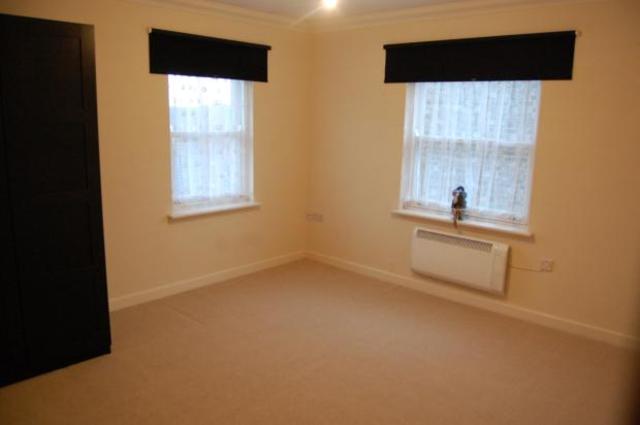  Image of 2 bedroom Flat to rent in Ashburnham Road Bedford MK40 at Bedford Bedfordshire Bedfordshire, MK40 1DS
