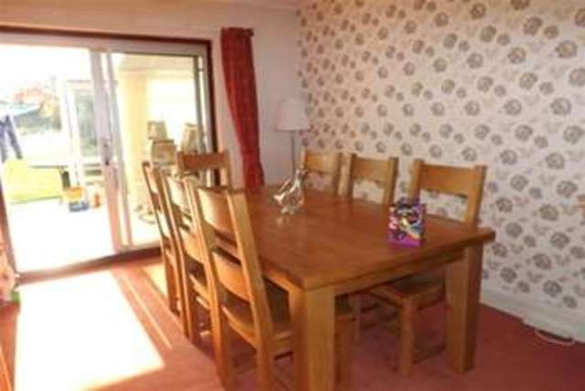  Image of 3 bedroom Detached house to rent in Ashby Road Hinckley LE10 at Hinckley, LE10 1SJ