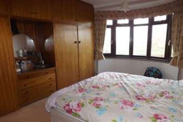  Image of 3 bedroom Detached house to rent in Ashby Road Hinckley LE10 at Hinckley, LE10 1SJ