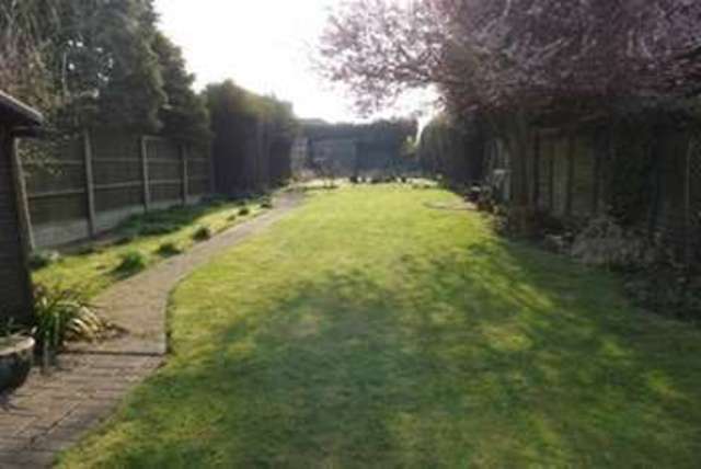  Image of 3 bedroom Detached house to rent in Ashby Road Hinckley LE10 at Hinckley, LE10 1SJ