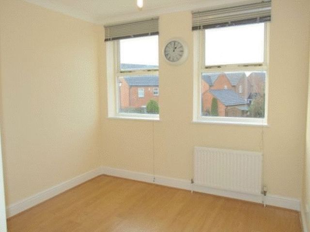  Image of 2 bedroom Flat to rent in Kingsgate Aylesbury HP19 at Kingsgate  AYLESBURY, HP19 8WB