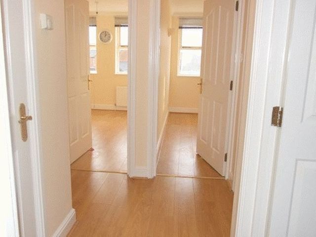  Image of 2 bedroom Flat to rent in Kingsgate Aylesbury HP19 at Kingsgate  AYLESBURY, HP19 8WB