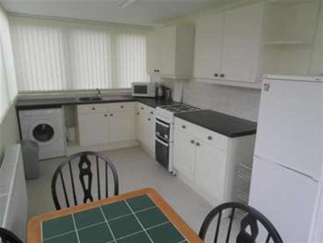  Image of 2 bedroom Bungalow to rent in Ashville Croft Pellon Halifax HX2 at Mount Tabor, HX2 0QJ