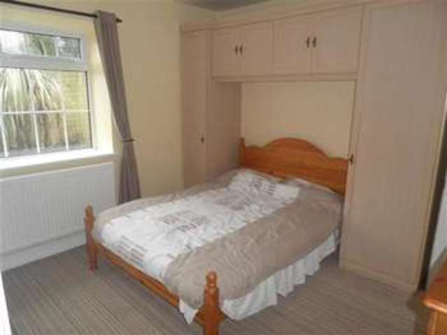  Image of 2 bedroom Bungalow to rent in Ashville Croft Pellon Halifax HX2 at Mount Tabor, HX2 0QJ