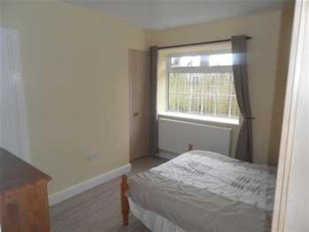  Image of 2 bedroom Bungalow to rent in Ashville Croft Pellon Halifax HX2 at Mount Tabor, HX2 0QJ