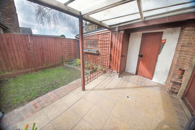  Image of 4 bedroom Detached house for sale in Ashwell Street St. Albans AL3 at Ashwell Street  St. Albans, AL3 5JY