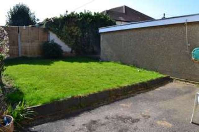  Image of 3 bedroom Bungalow for sale in Aspen Grove Upminster RM14 at Upminster, RM14 2HZ