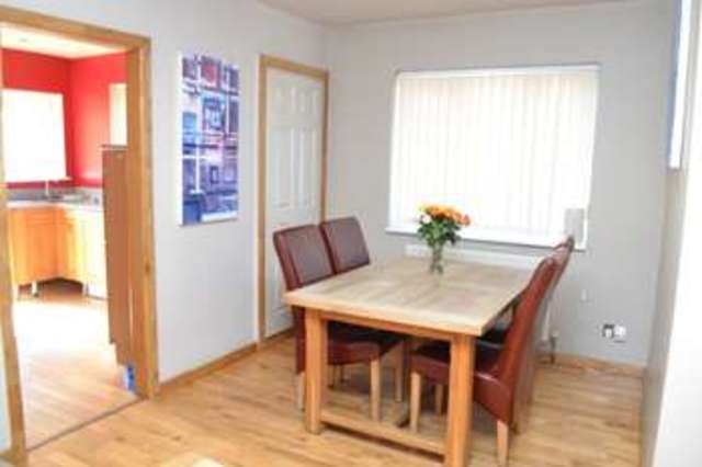  Image of 3 bedroom Bungalow for sale in Aspen Grove Upminster RM14 at Upminster, RM14 2HZ