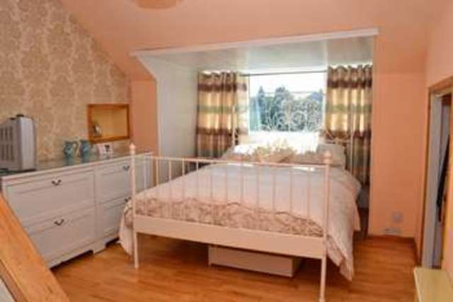  Image of 3 bedroom Bungalow for sale in Aspen Grove Upminster RM14 at Upminster, RM14 2HZ