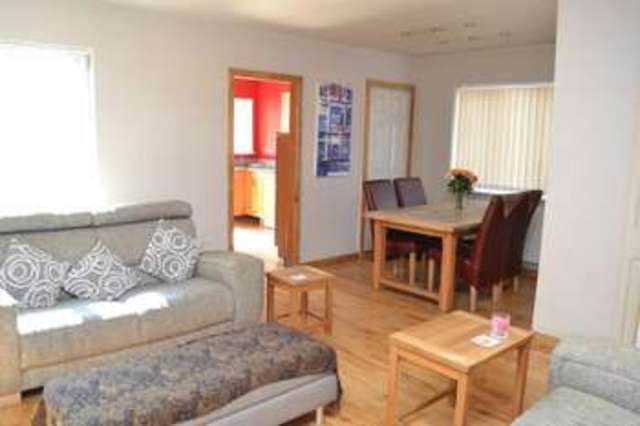  Image of 3 bedroom Bungalow for sale in Aspen Grove Upminster RM14 at Upminster, RM14 2HZ