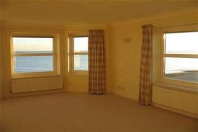  Image of 2 bedroom Flat to rent in Augusta Place Worthing BN11 at Worthing, BN11 3PY