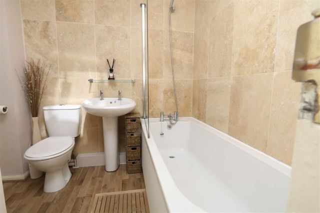  Image of 2 bedroom Mews for sale in Avonside Way Macclesfield SK11 at Macclesfield Cheshire Macclesfield, SK11 8BY