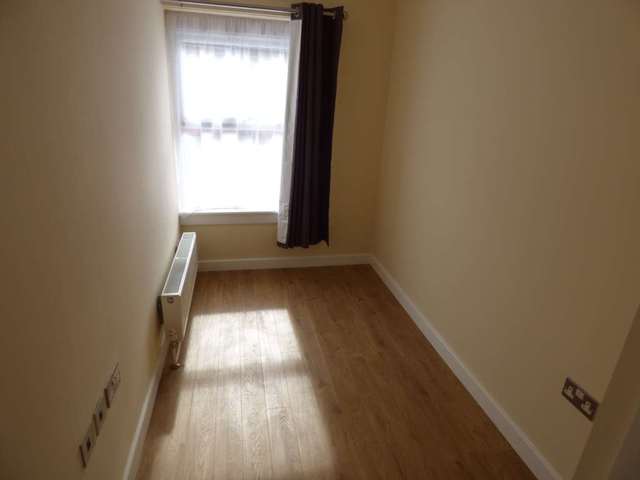  Image of 3 bedroom Terraced house to rent in Baker Street Luton LU1 at Baker Street  Luton, LU1 3PX