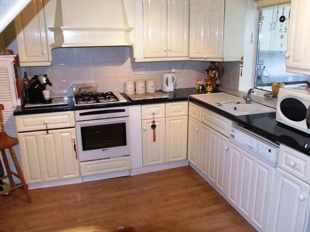  Image of 3 bedroom Semi-Detached house for sale in Banks Road Crawley RH10 at Banks Road Pound Hill CRAWLEY, RH10 7BT