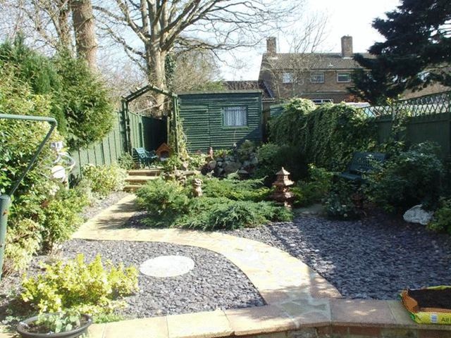  Image of 3 bedroom Semi-Detached house for sale in Banks Road Crawley RH10 at Banks Road Pound Hill CRAWLEY, RH10 7BT