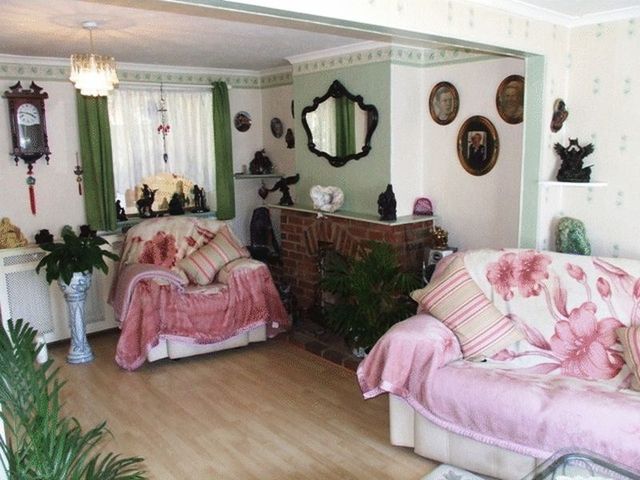  Image of 3 bedroom Semi-Detached house for sale in Banks Road Crawley RH10 at Banks Road Pound Hill CRAWLEY, RH10 7BT