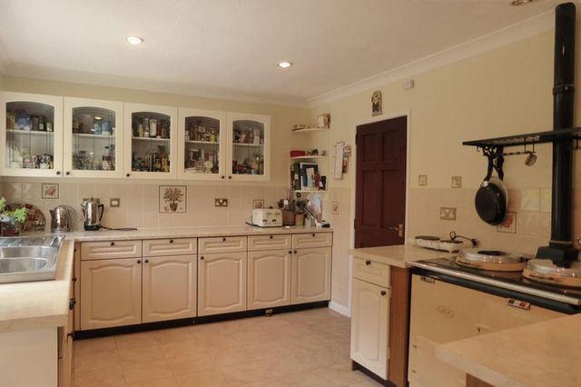  Image of 3 bedroom Detached house for sale in Barton Road Wisbech PE13 at Barton Road  Wisbech, PE13 4TL