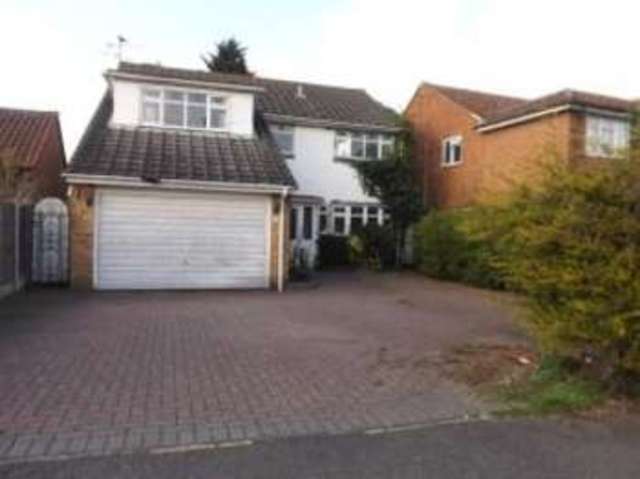  Image of 5 bedroom Detached house for sale in Somerset Road Laindon Basildon SS15 at Basildon Essex Laindon, SS15 6PE