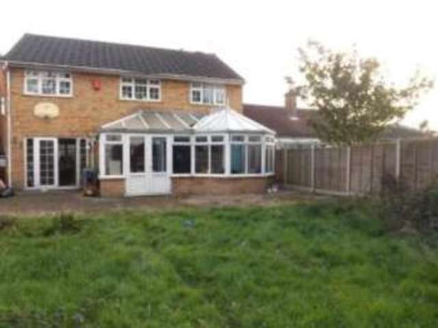  Image of 5 bedroom Detached house for sale in Somerset Road Laindon Basildon SS15 at Basildon Essex Laindon, SS15 6PE