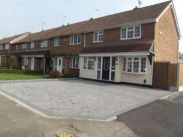  Image of 3 bedroom End of Terrace for sale in Methersgate Basildon SS14 at Fryerns Basildon Basildon, SS14 2LS