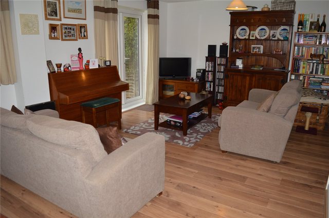  Image of 3 bedroom Terraced house for sale in Battle Place Reading RG30 at Reading Berkshire Reading, RG30 1AJ