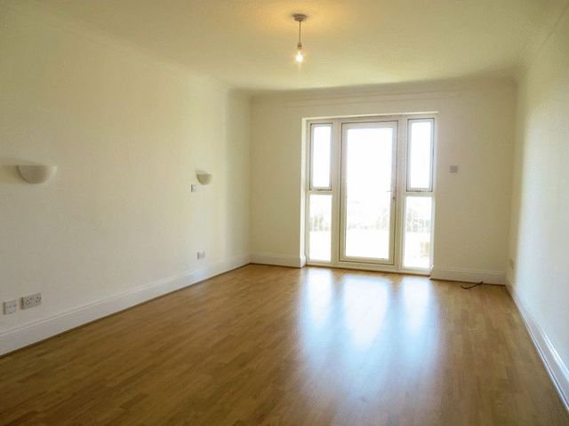  Image of 3 bedroom Flat to rent in Beechfield Gardens Birkdale Southport PR8 at Beechfield Gardens  Southport, PR8 2SW