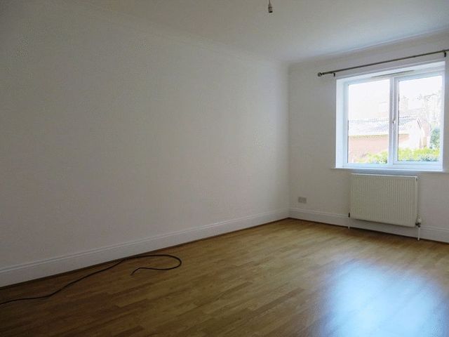  Image of 3 bedroom Flat to rent in Beechfield Gardens Birkdale Southport PR8 at Beechfield Gardens  Southport, PR8 2SW