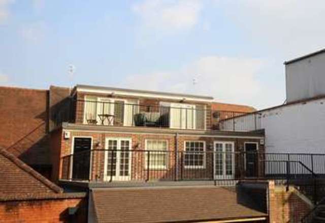  Image of 2 bedroom Apartment to rent in Bell Street Henley-on-Thames RG9 at Henley-On-Thames, RG9 2BA