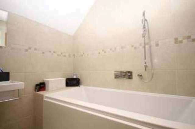  Image of 2 bedroom Apartment to rent in Bell Street Henley-on-Thames RG9 at Henley-On-Thames, RG9 2BA