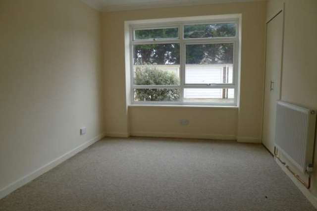  Image of 2 bedroom Flat to rent in Belsize Road Worthing BN11 at Belsize Road  Worthing, BN11 4RQ
