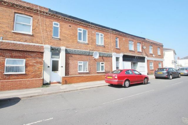  Image of 2 bedroom Flat for sale in Bennett Road Bournemouth BH8 at Bennett Road  Bournemouth, BH8 8QG