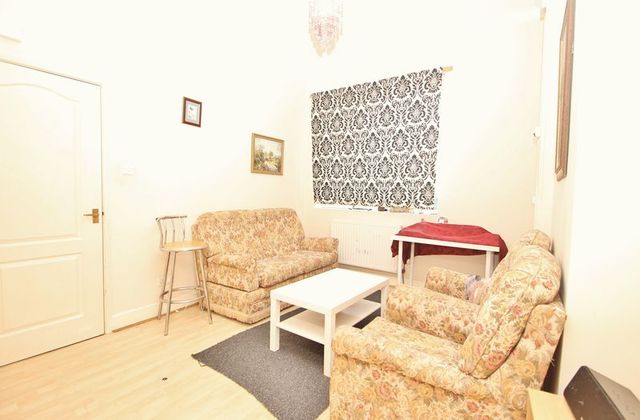  Image of 2 bedroom Flat for sale in Bennett Road Bournemouth BH8 at Bennett Road  Bournemouth, BH8 8QG