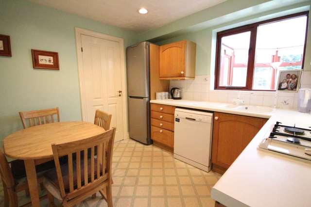  Image of 4 bedroom Detached house for sale in Berrycroft Bracknell RG12 at Berrycroft  Bracknell, RG12 2HR