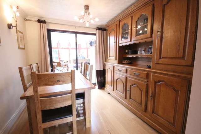  Image of 4 bedroom Detached house for sale in Berrycroft Bracknell RG12 at Berrycroft  Bracknell, RG12 2HR