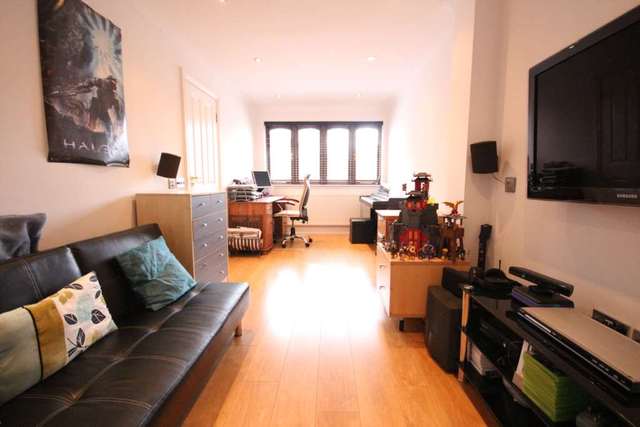  Image of 4 bedroom Detached house for sale in Berrycroft Bracknell RG12 at Berrycroft  Bracknell, RG12 2HR