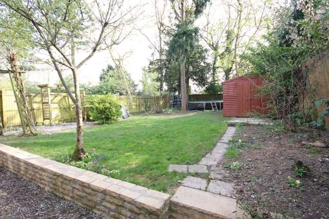  Image of 4 bedroom Detached house for sale in Berrycroft Bracknell RG12 at Berrycroft  Bracknell, RG12 2HR