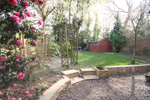  Image of 4 bedroom Detached house for sale in Berrycroft Bracknell RG12 at Berrycroft  Bracknell, RG12 2HR