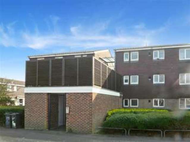  Image of 2 bedroom Flat for sale in Bittern Close Gosport PO12 at Gosport Hampshire Gosport, PO12 4JZ