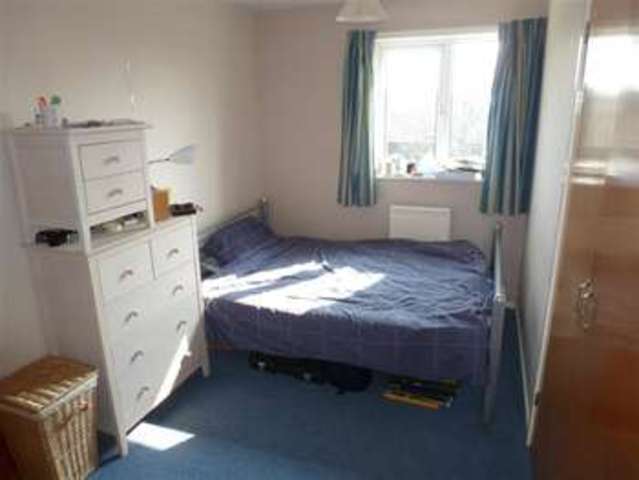  Image of 2 bedroom Flat for sale in Bittern Close Gosport PO12 at Gosport Hampshire Gosport, PO12 4JZ