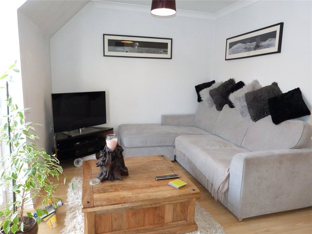  Image of 2 bedroom Maisonette to rent in Blackcap Lane Bracknell RG12 at Bracknell Berkshire Popeswood, RG12 8AA