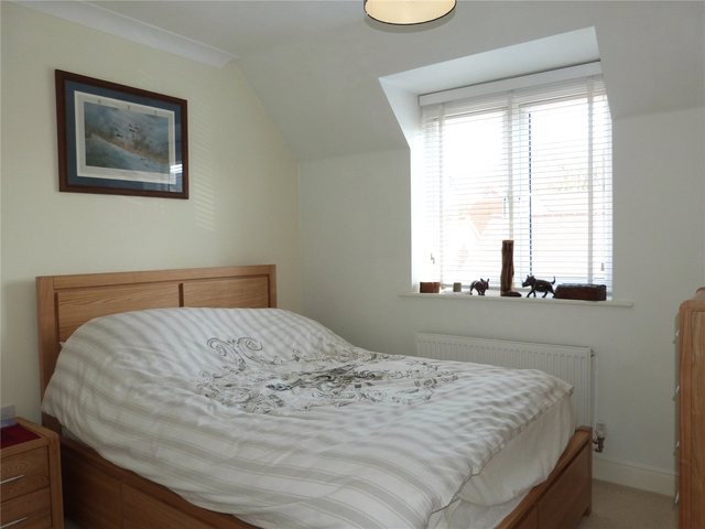  Image of 2 bedroom Maisonette to rent in Blackcap Lane Bracknell RG12 at Bracknell Berkshire Popeswood, RG12 8AA
