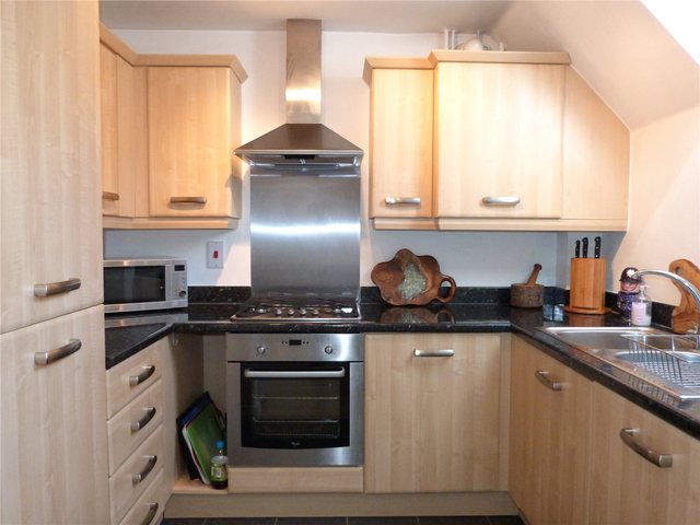  Image of 2 bedroom Maisonette to rent in Blackcap Lane Bracknell RG12 at Bracknell Berkshire Popeswood, RG12 8AA