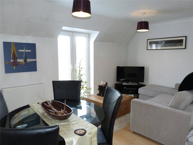  Image of 2 bedroom Maisonette to rent in Blackcap Lane Bracknell RG12 at Bracknell Berkshire Popeswood, RG12 8AA