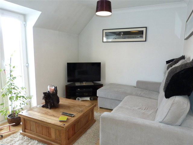  Image of 2 bedroom Maisonette to rent in Blackcap Lane Bracknell RG12 at Bracknell Berkshire Popeswood, RG12 8AA