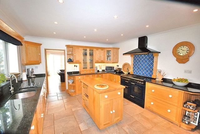  Image of 6 bedroom Property for sale in Bleadney Bleadney Wells BA5 at Bleadney Wells, BA5 1PF