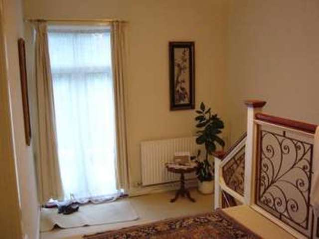  Image of 3 bedroom Maisonette to rent in Queens Park South Drive Bournemouth BH8 at Bournemouth, BH8 9BQ