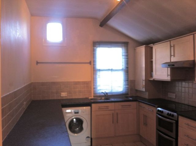  Image of 1 bedroom Flat to rent in Boyn Hill Avenue Maidenhead SL6 at Boyn Hill Avenue  Maidenhead, SL6 4ET